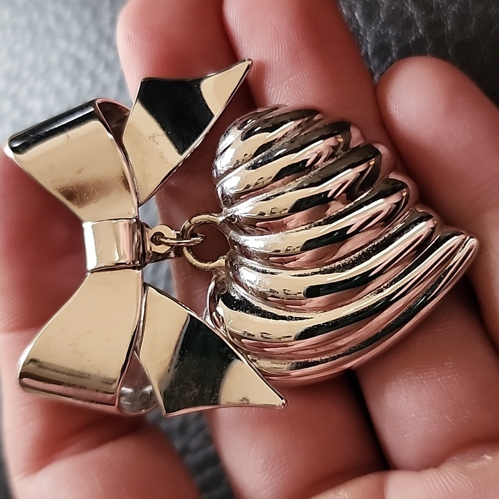 Vtg Kenneth Jay Lane Brooch - image 6